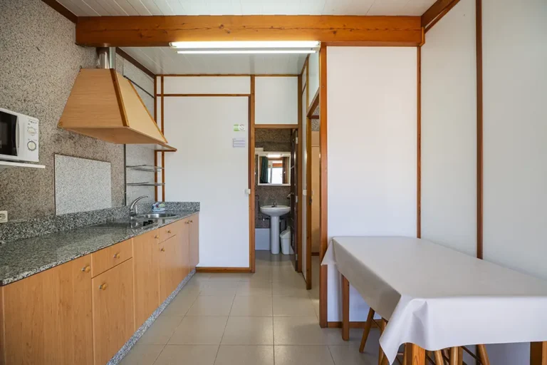 Cocina bungalow 4 plazas cama doble y literas