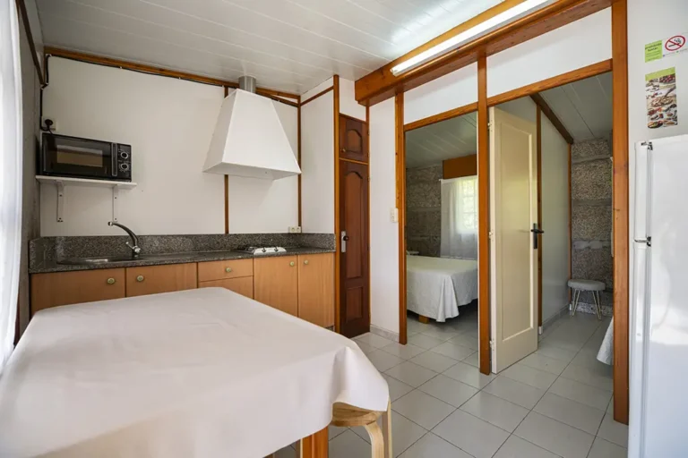 Cocina bungalow 4 plazas camas dobles