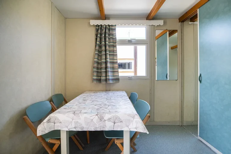 Comedor bungalow 5 plazas
